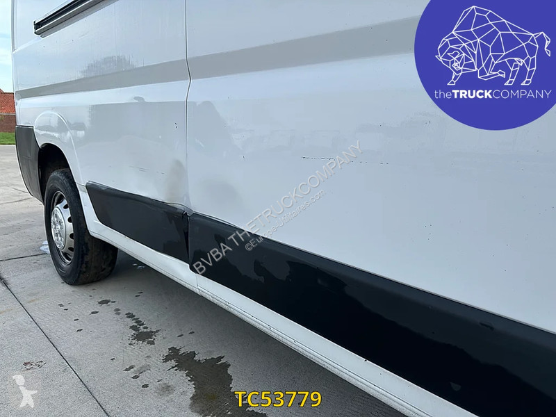 Véhicule utilitaire Peugeot Peugeot boxer 130cv...