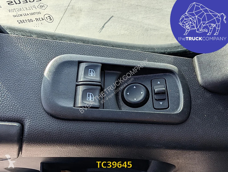 Véhicule utilitaire Renault 2.3 DCI KOFFER MET...