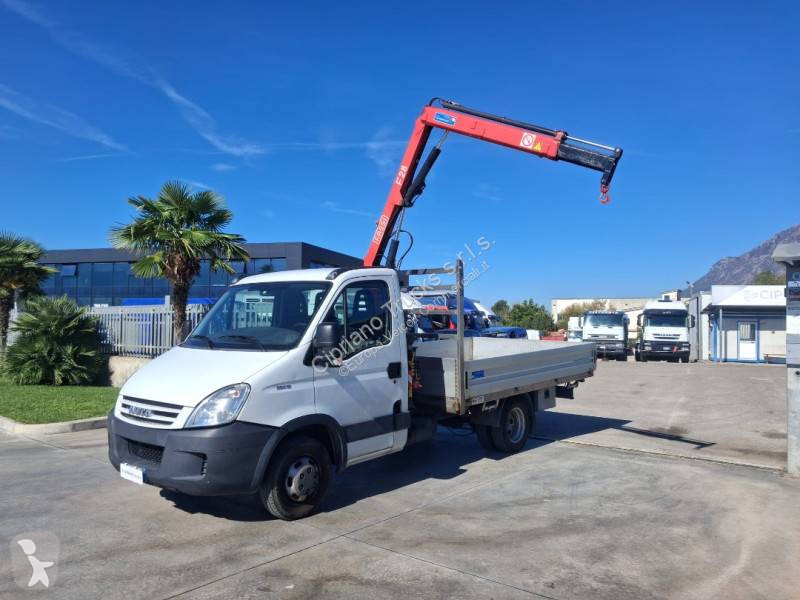 Véhicule utilitaire Iveco 35C12