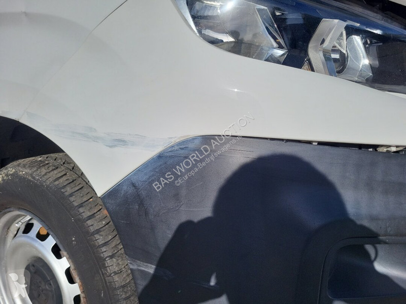 Véhicule utilitaire Peugeot 76pk
