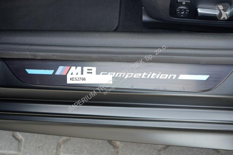 Véhicule utilitaire BMW M8