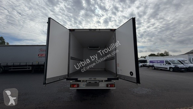 Véhicule utilitaire Renault FRIGO 12M3 165 CV...