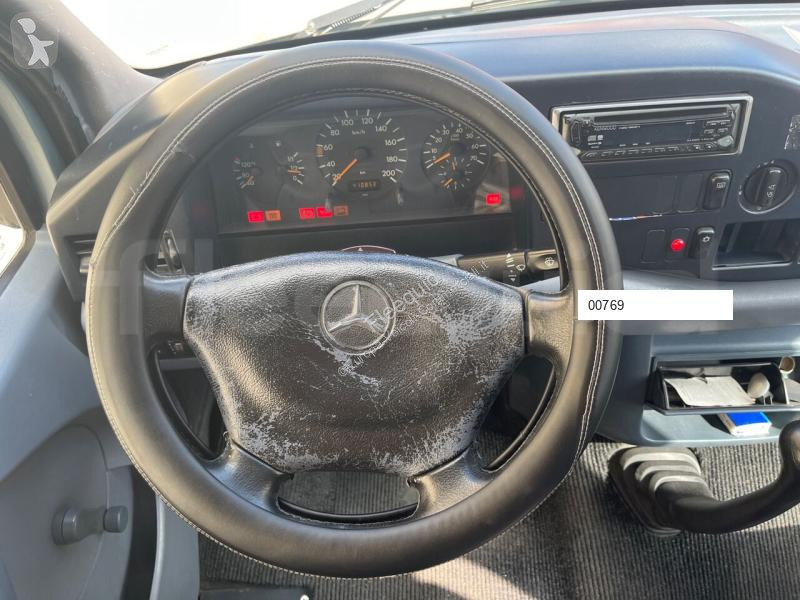 Mercedes  van