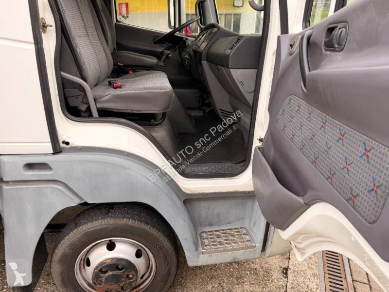 Nissan 120.35 van