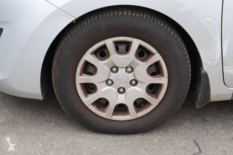 Hyundai i30 van