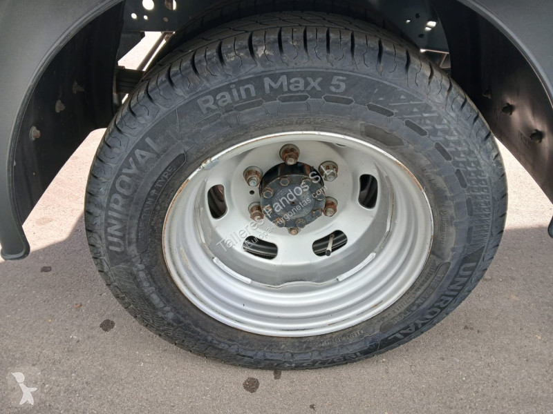 Furgoneta Iveco 35C16 20m3 con puertas traseras