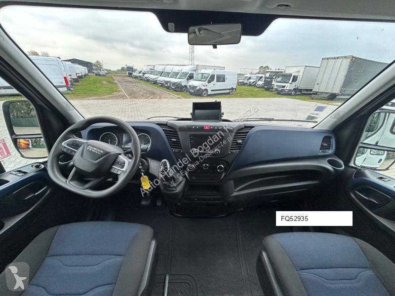Iveco 35s18 van