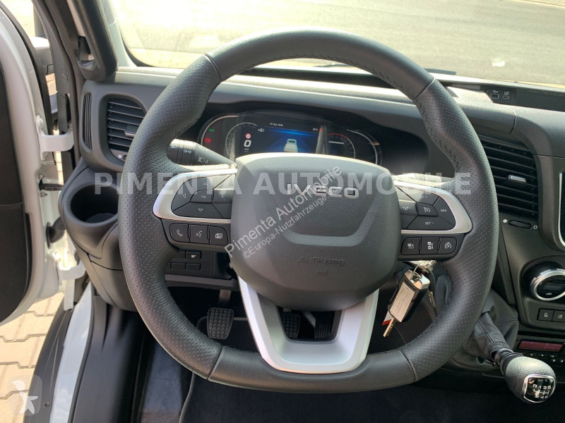 Užitkové vozidlo Iveco 70C18H MY26 DOKA...