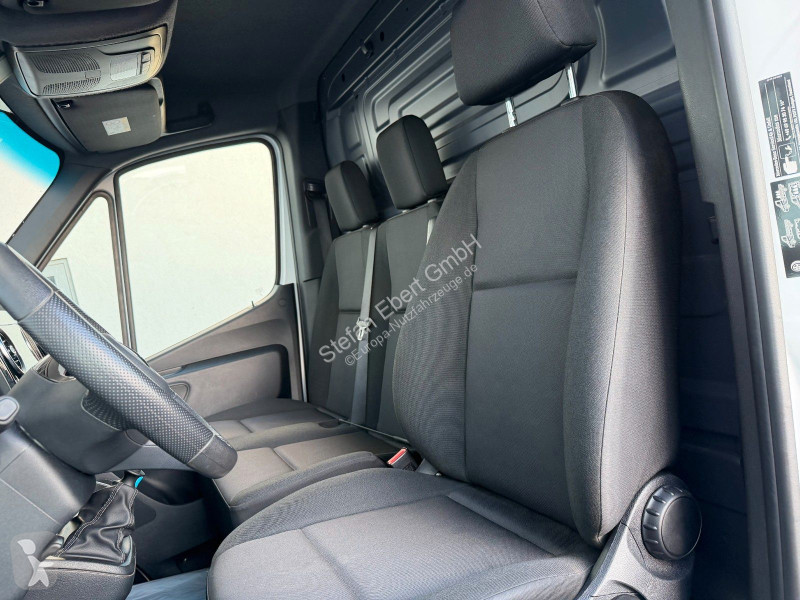 Furgoneta Mercedes 317 CDI Werkstatt-Regal...