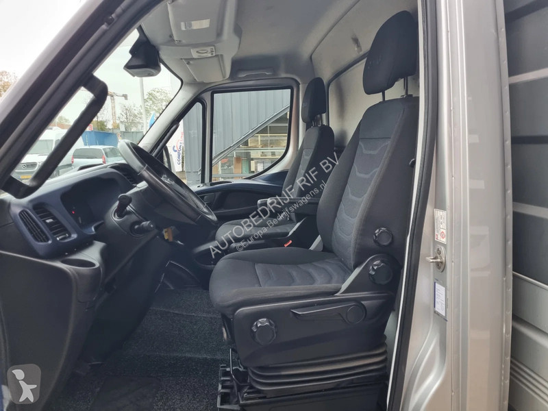 Furgoneta Iveco 65C18 3.0D Open Laadbak 6M...