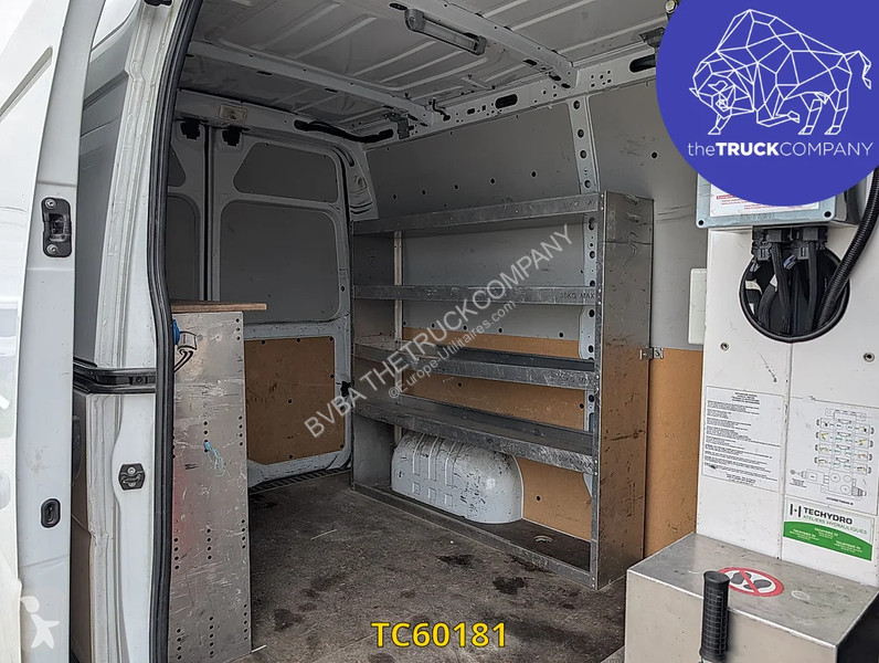 Renault 130.35 l2h2 navcelle van
