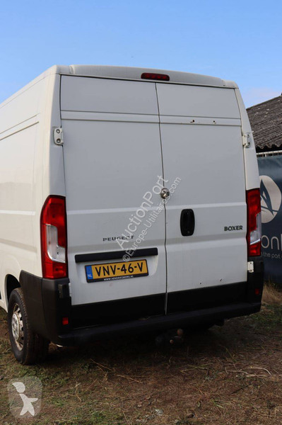 Véhicule utilitaire Peugeot