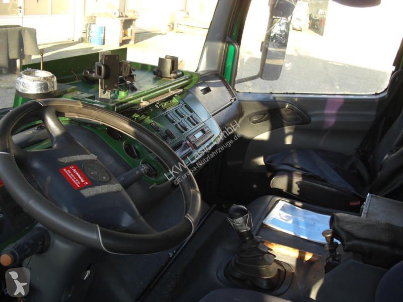Bedrijfswagen Mercedes 823L
