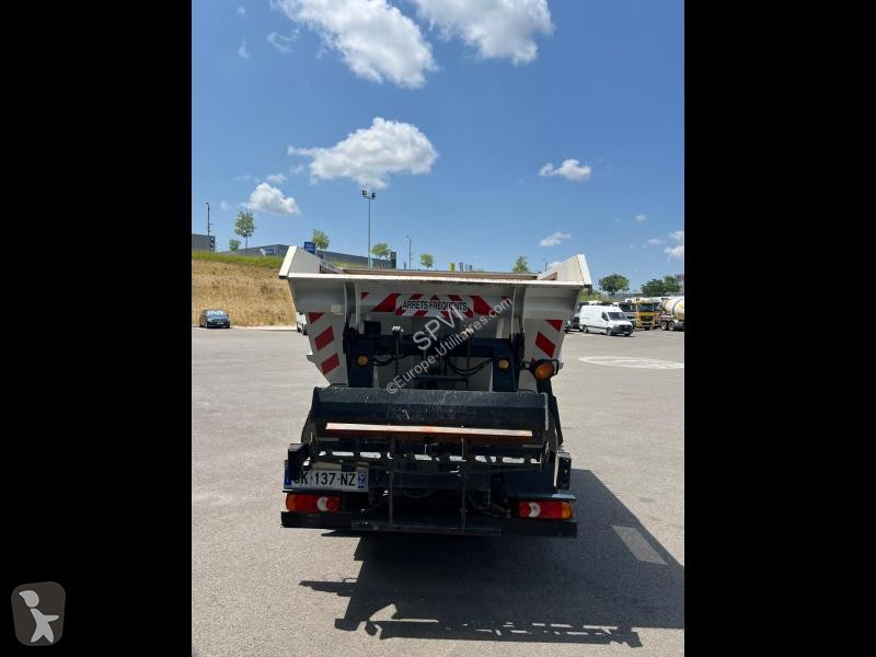 Véhicule utilitaire Fuso