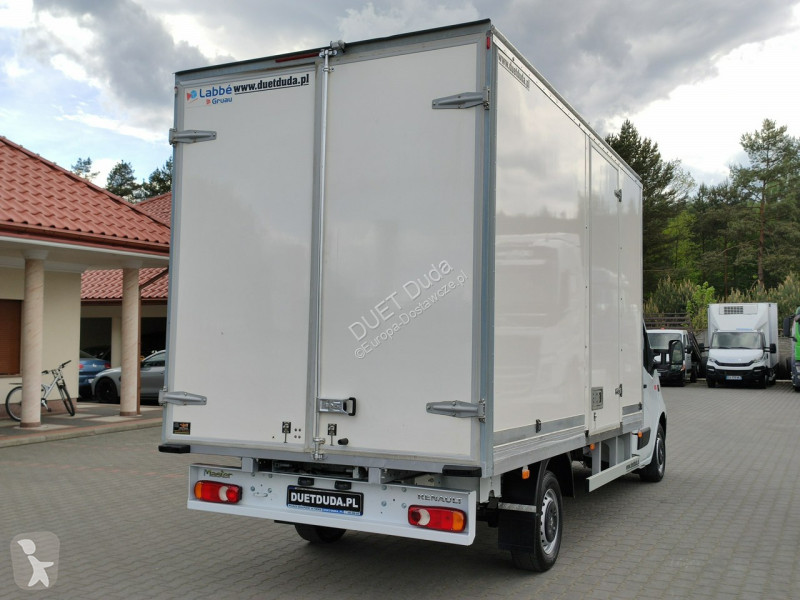 عربة نفعية Renault