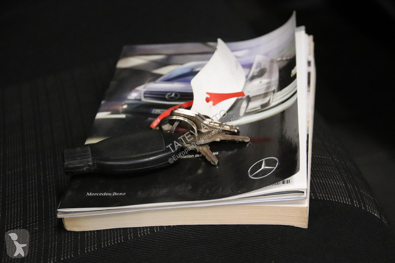 Véhicule utilitaire Mercedes 514 CDI KIPPER met...