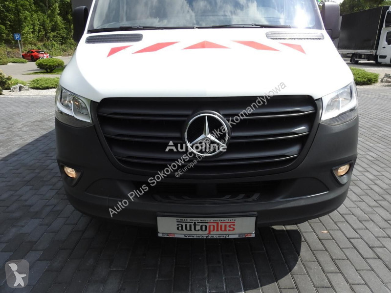 Véhicule utilitaire Mercedes SPRINTER FURGON...