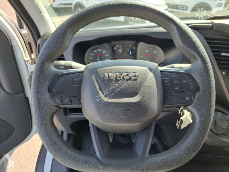 Veículo utilitário Iveco 35C16 160CV 3L HAYON...
