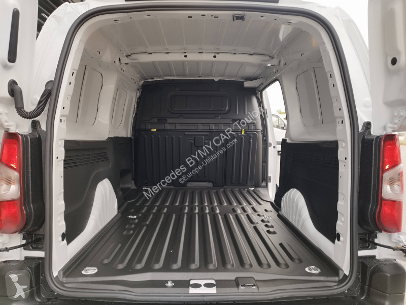 Véhicule utilitaire Citroën BERLINGO VAN XL...