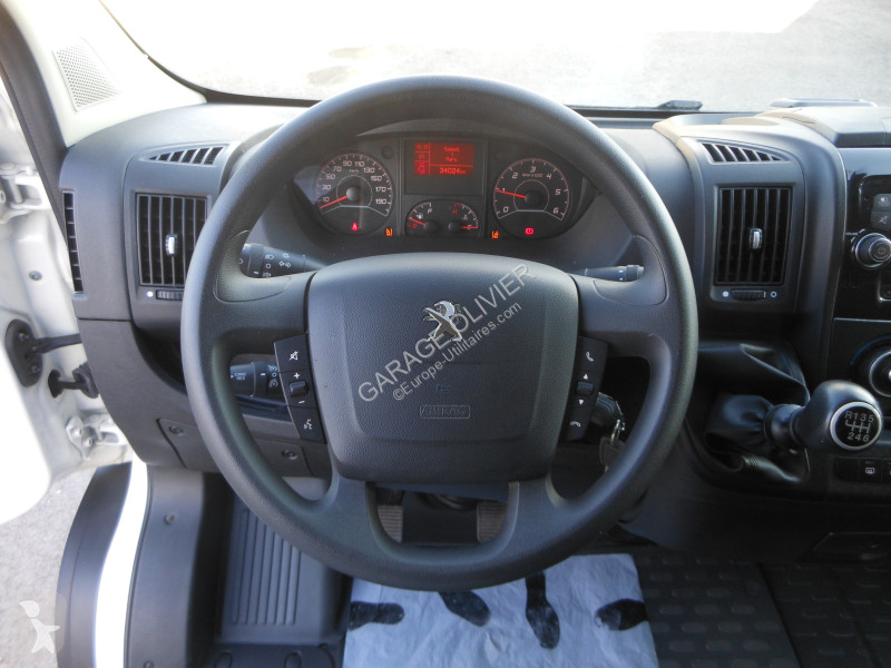 Véhicule utilitaire Peugeot 435 L4H2 2.2...