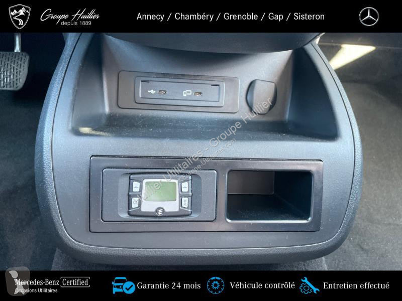 Véhicule utilitaire Mercedes 220 d 4MATIC Long...