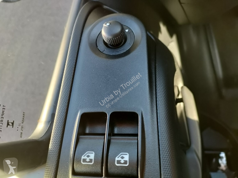 Véhicule utilitaire Iveco FRIGO 12M3 160 CV...