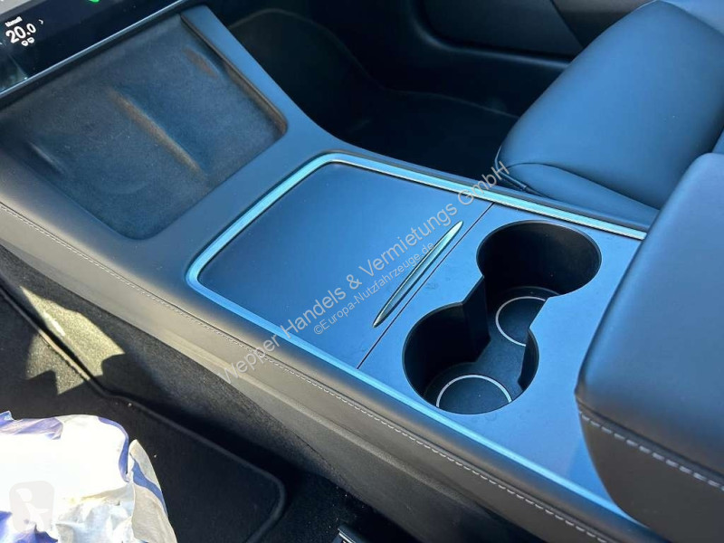 Autoutilitară Tesla