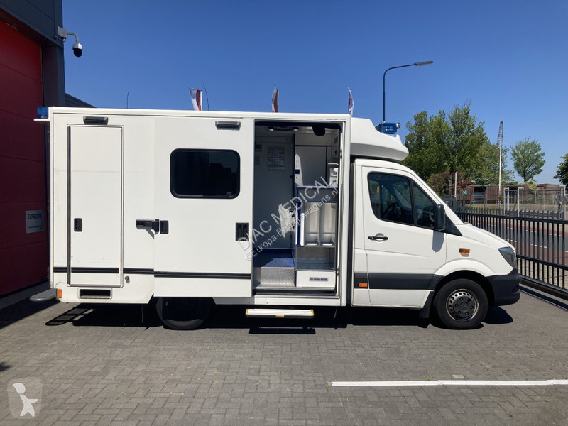 Furgoneta Mercedes Container Ambulance 400-serie
