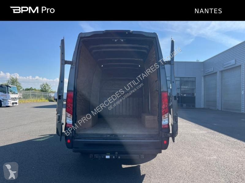Veicolo commerciale Iveco 35S Fg 35S21H V12...
