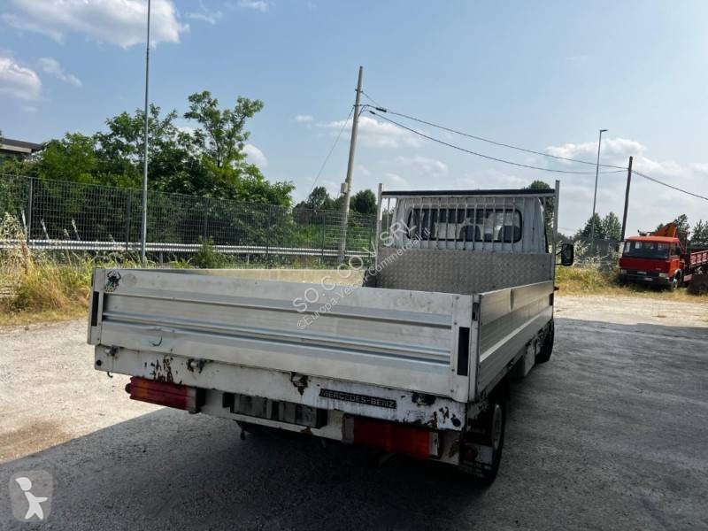 Véhicule utilitaire Mercedes