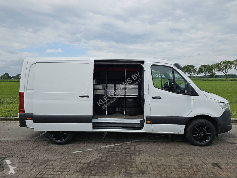 Autoutilitară Mercedes 319 L2H1 Mbux V6 3.0Ltr!