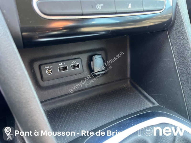 Autoutilitară Renault Mégane IV Berline Blue...