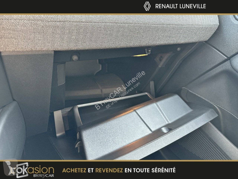 Véhicule utilitaire Renault Clio E-Tech full...