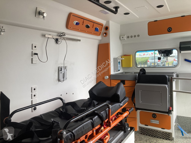 Furgoneta Mercedes 416 CDI Ambulance