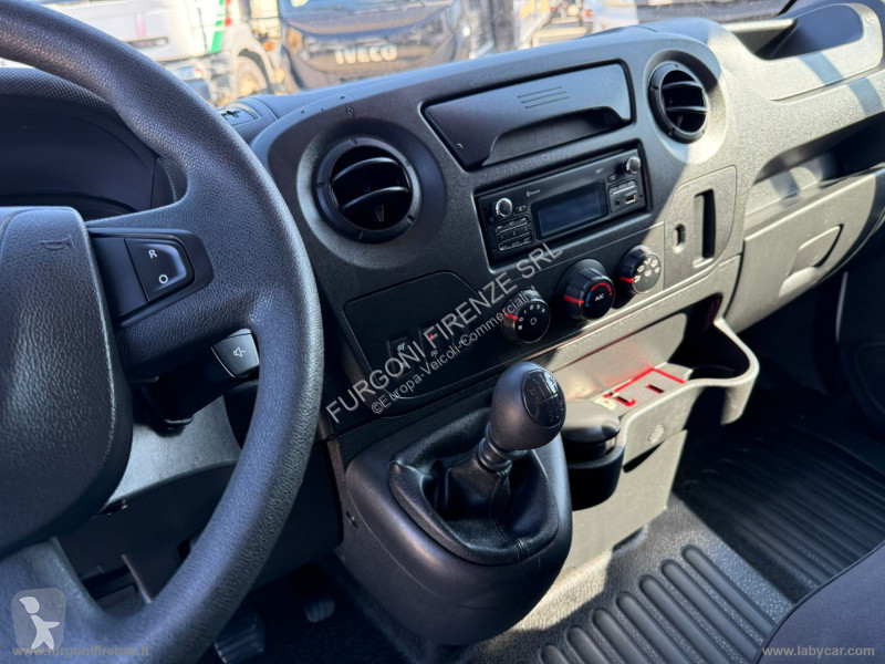 Véhicule utilitaire Renault Mast. 3T5 2.3dCi145...