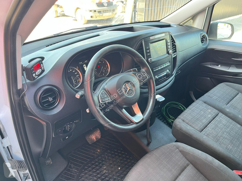 Autoutilitară Mercedes NEOS 100 Vito