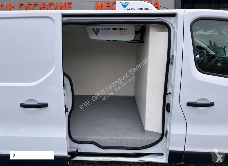 عربة نفعية Renault Traffic Furgon Cooler...