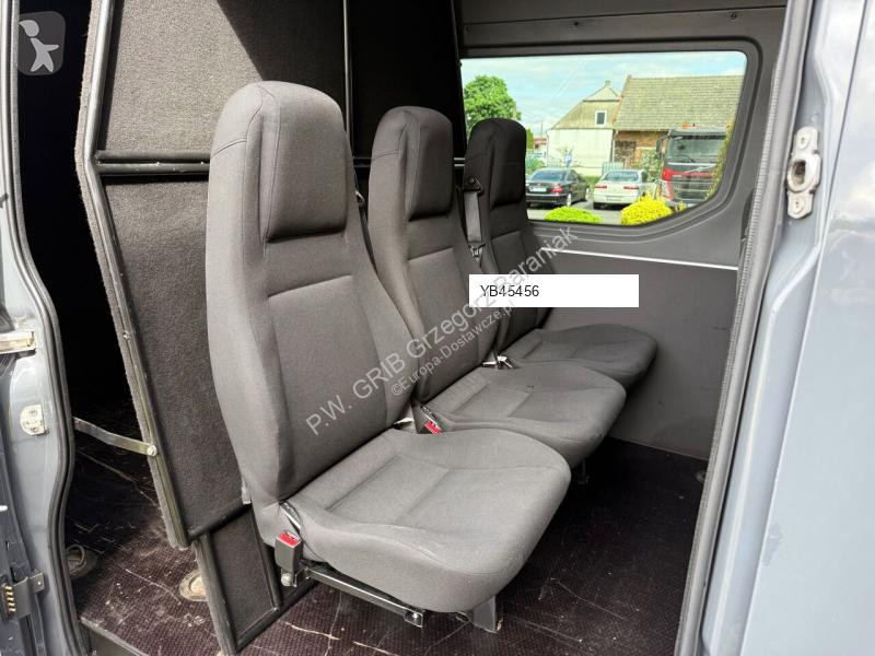 Furgoneta Iveco 35S18 Hi-Matic L4H2 Brygadówka