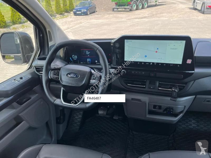 Véhicule utilitaire Ford TOURNEO CUSTOM...