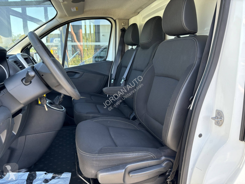 Véhicule utilitaire Renault 1.6 BluedCi 95ch...