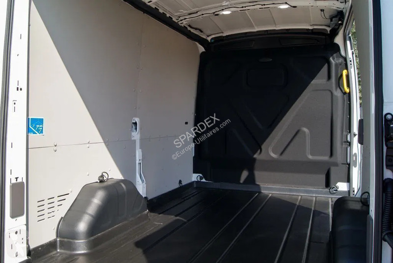 Bedrijfswagen Ford Trend 2T L2H2 | Leasing from...