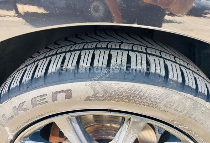 عربة نفعية Land Rover