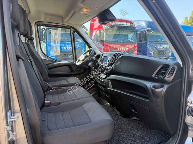 Autoutilitară Iveco 35S18H8V L4H2 Hi-Matic