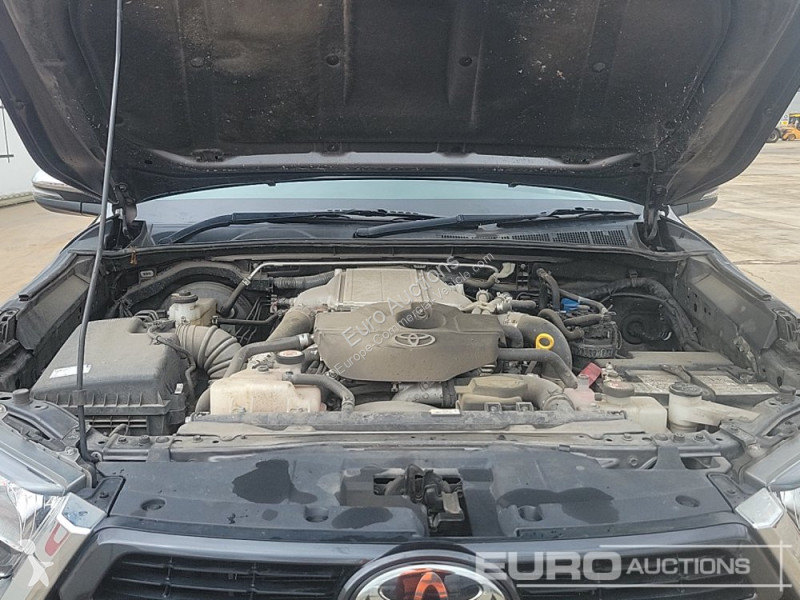 Furgoneta Toyota Hilux