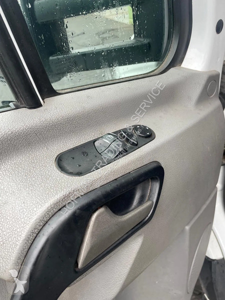 Bedrijfswagen Mercedes 519