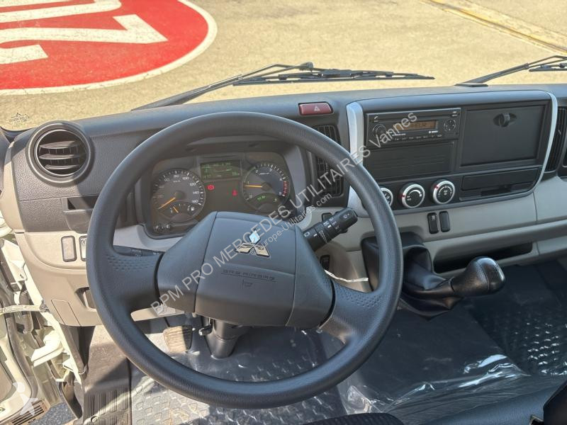 Véhicule utilitaire Fuso CCb 3C15 Empattement 28