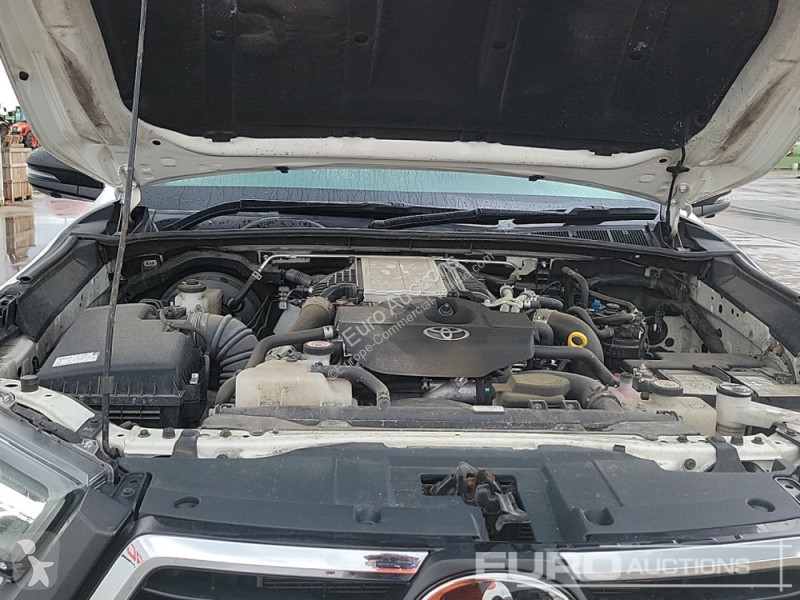 Furgoneta Toyota Hilux