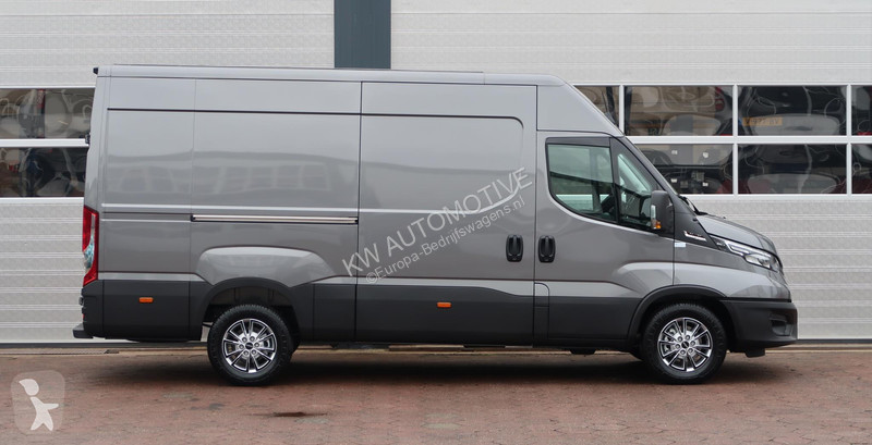 Veicolo commerciale Iveco 35S18HV 3.0 L2H2 AUT/...