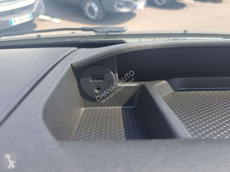 Véhicule utilitaire Iveco 35C18 180CV 3L...