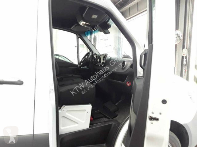 Autoutilitară Mercedes 317...